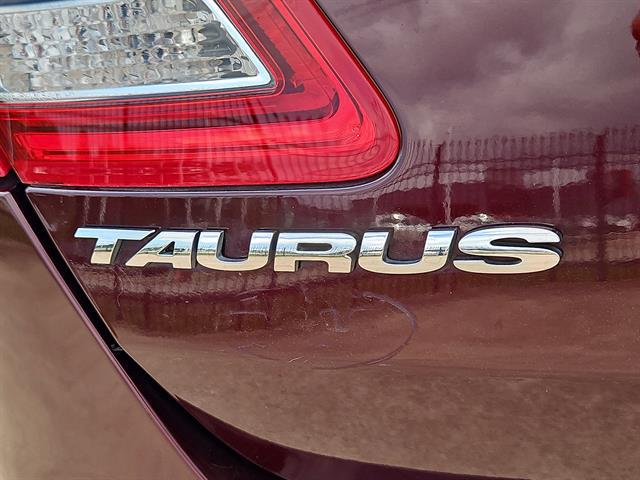 2018 Ford Taurus SEL