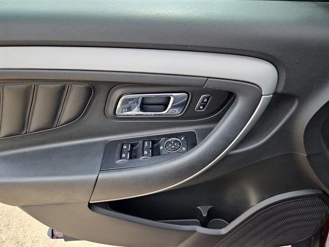 2018 Ford Taurus SEL