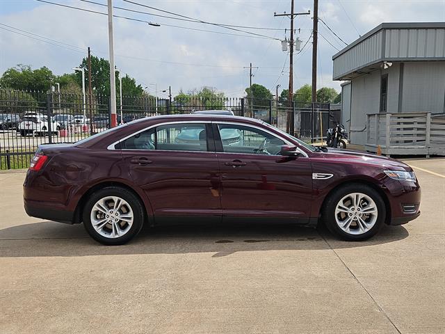 2018 Ford Taurus SEL