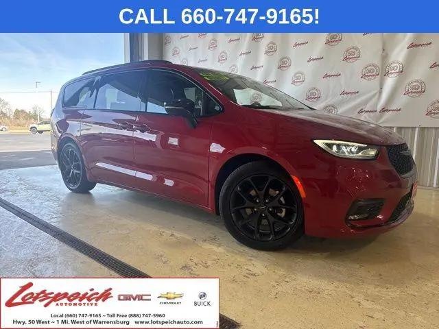 2025 Chrysler Pacifica Limited for sale in Warrensburg, MO