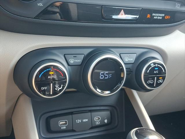2026 Hyundai Venue SEL w/Two-Tone Roof