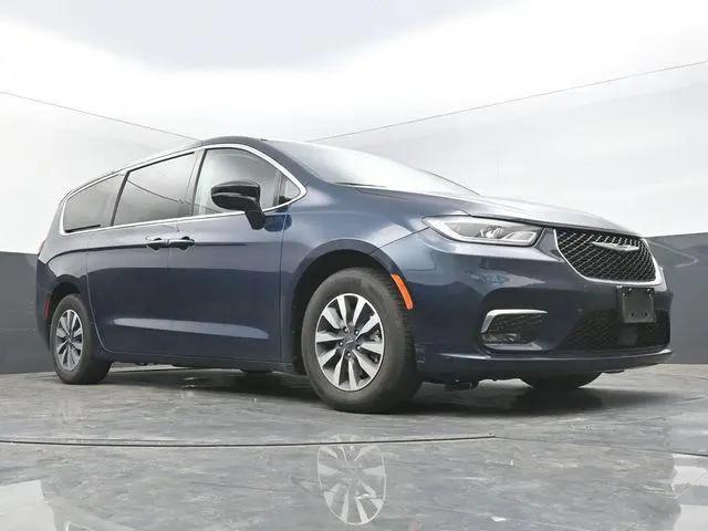 2024 Chrysler Pacifica Hybrid Select for sale in McAlester, OK