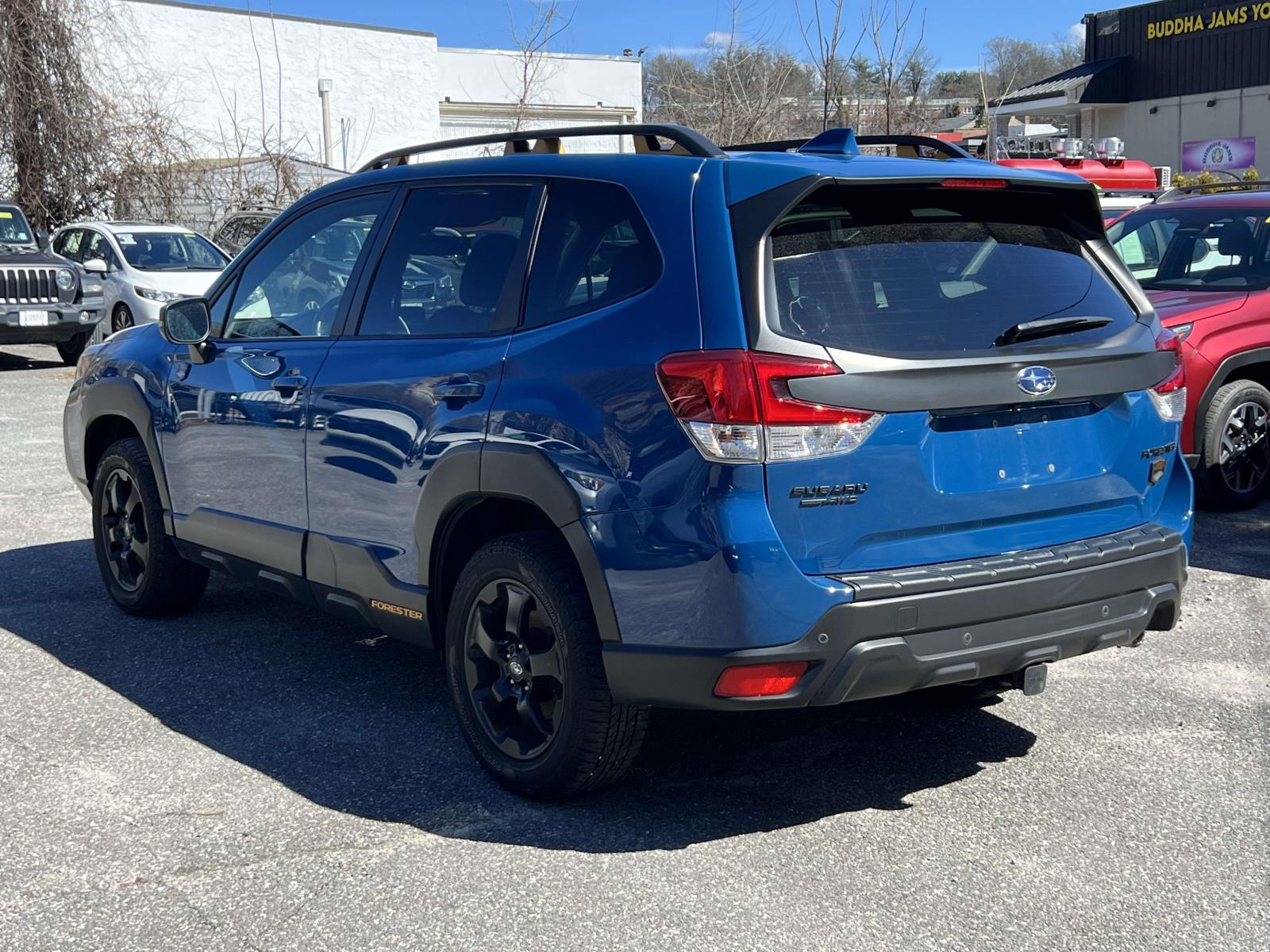 View vehicle photo 4