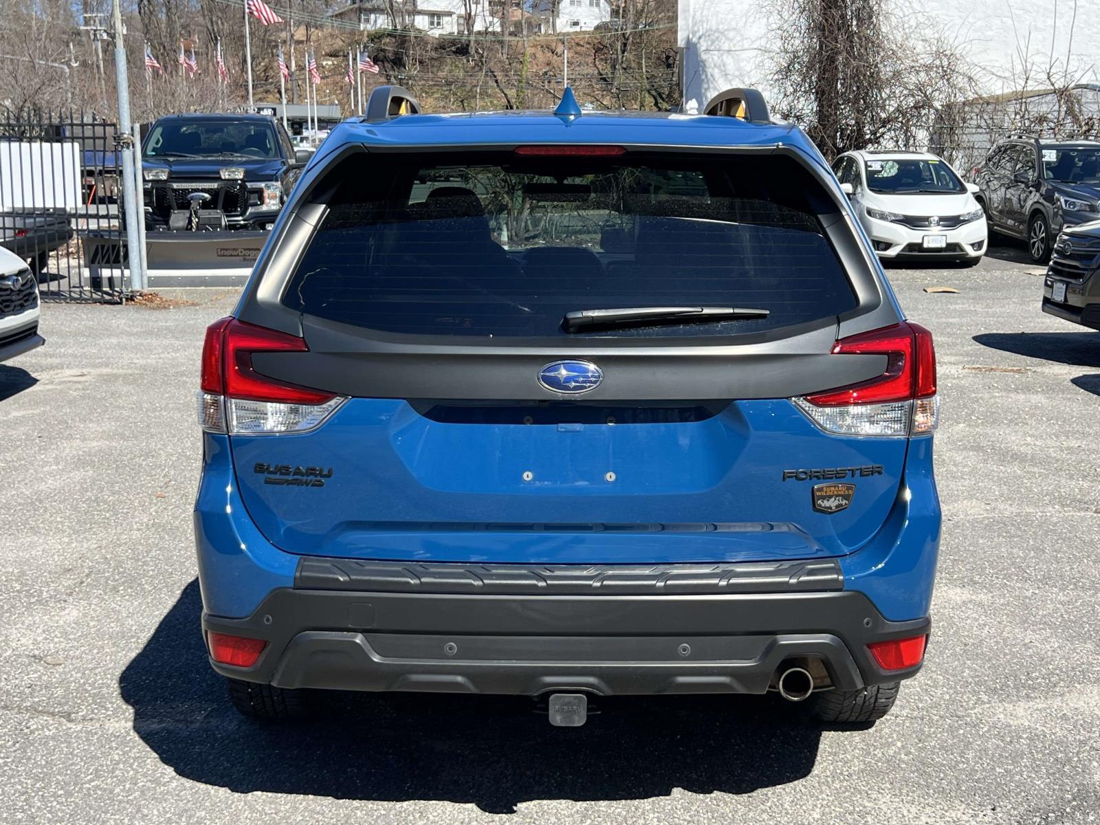 View vehicle photo 7