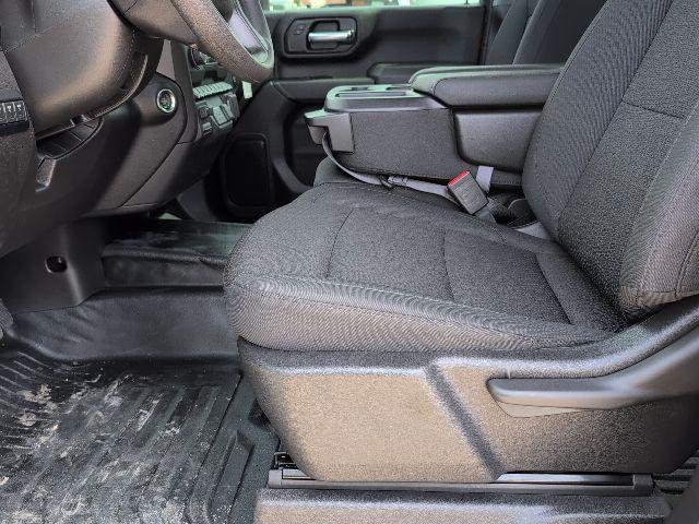 2026 Chevrolet Silverado 3500HD Crew Cab, Long Bed, WT Dual Rear Wheel, RWD