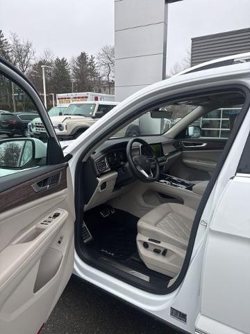2024 Volkswagen Atlas 2.0T SEL Premium R-Line
