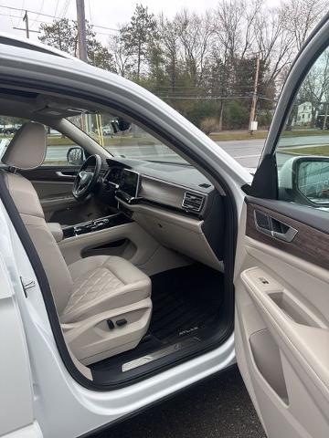 2024 Volkswagen Atlas 2.0T SEL Premium R-Line