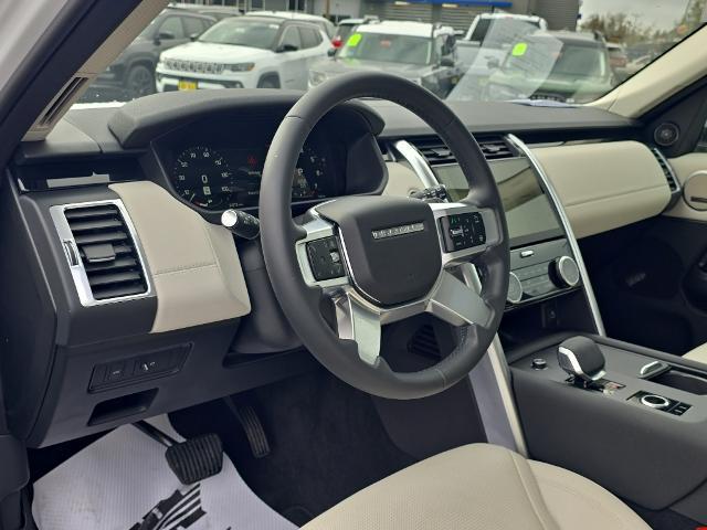 2025 Land Rover Discovery P300 S