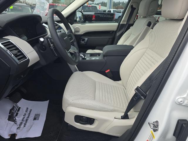 2025 Land Rover Discovery P300 S