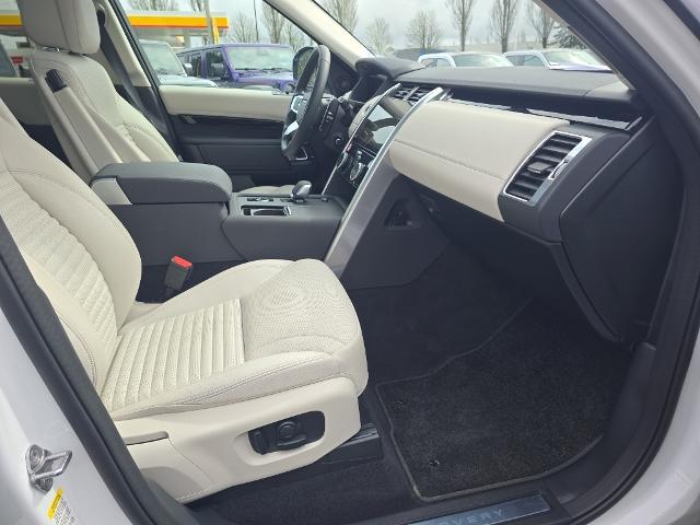2025 Land Rover Discovery P300 S