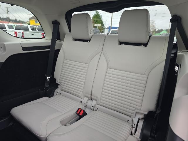 2025 Land Rover Discovery P300 S