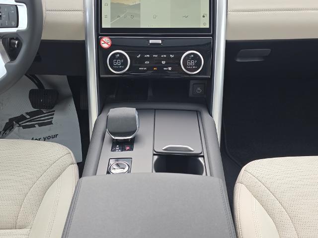 2025 Land Rover Discovery P300 S