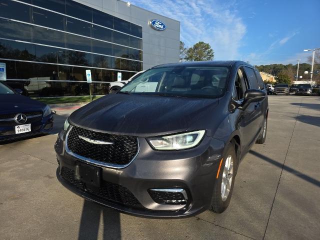 2023 Chrysler Pacifica Touring L for sale in Newport News, VA