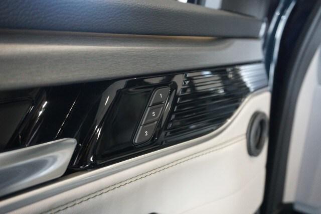 2026 Jeep Grand Wagoneer 4x2