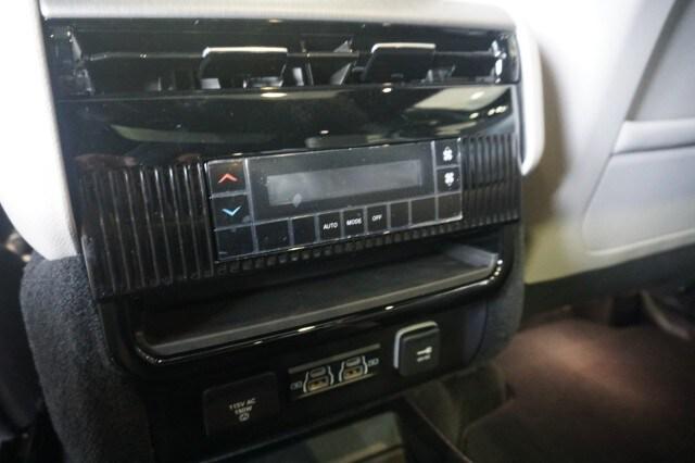 2026 Jeep Grand Wagoneer 4x2