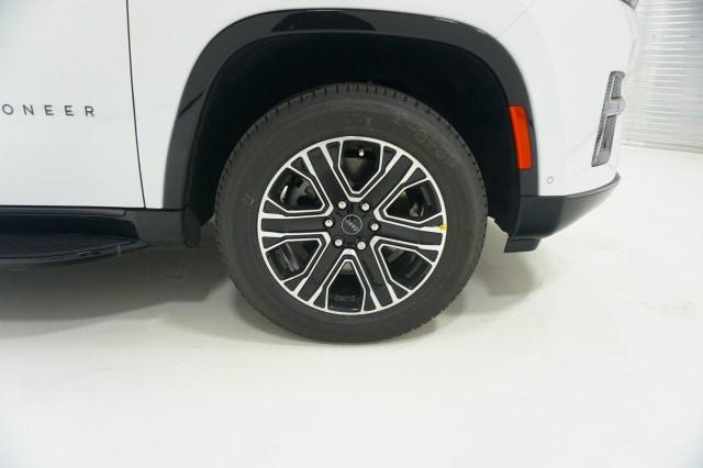 2026 Jeep Grand Wagoneer 4x2