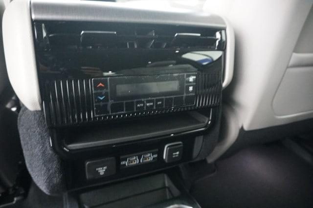 2026 Jeep Grand Wagoneer 4x2