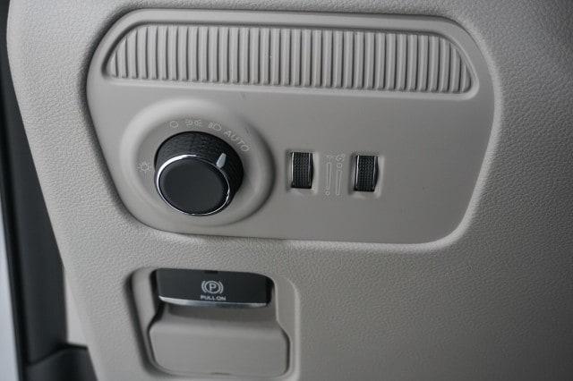 2026 Jeep Grand Wagoneer 4x2