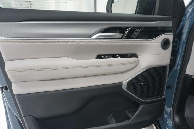 2026 Jeep Grand Wagoneer 4x2