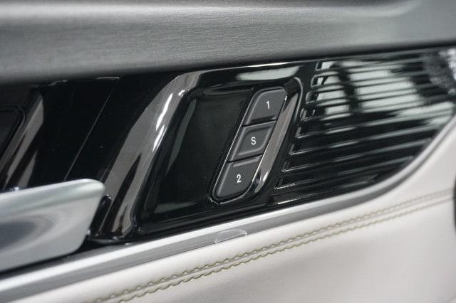 2026 Jeep Grand Wagoneer 4x2
