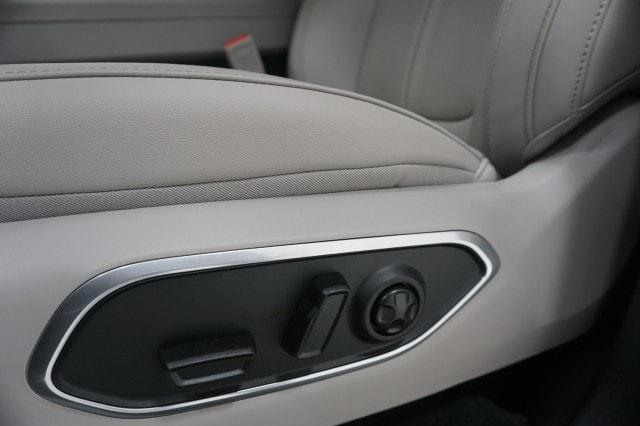 2026 Jeep Grand Wagoneer 4x2