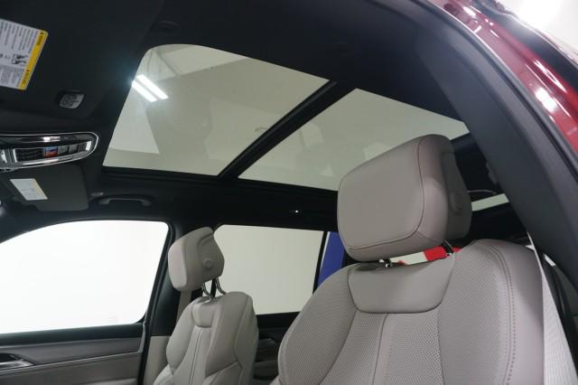 2026 Jeep Grand Wagoneer 4x2