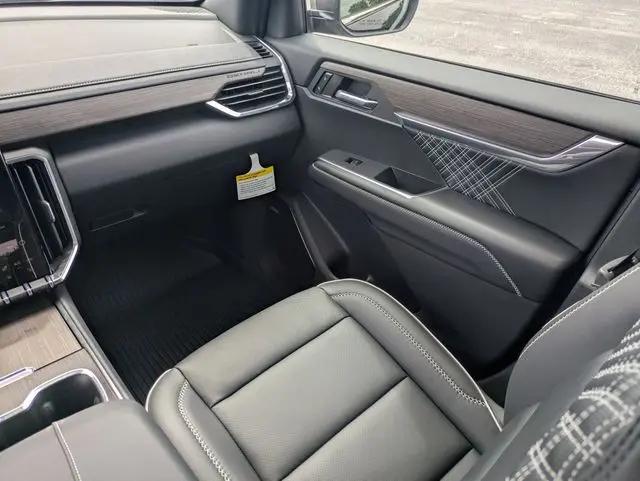 2026 GMC Acadia Denali FWD