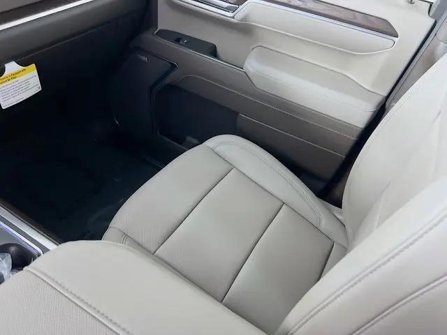 2026 GMC Sierra 1500 Crew Cab, Short Bed, SLT, 4WD