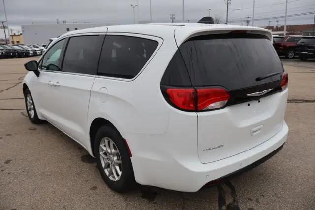2026 Chrysler Voyager LX