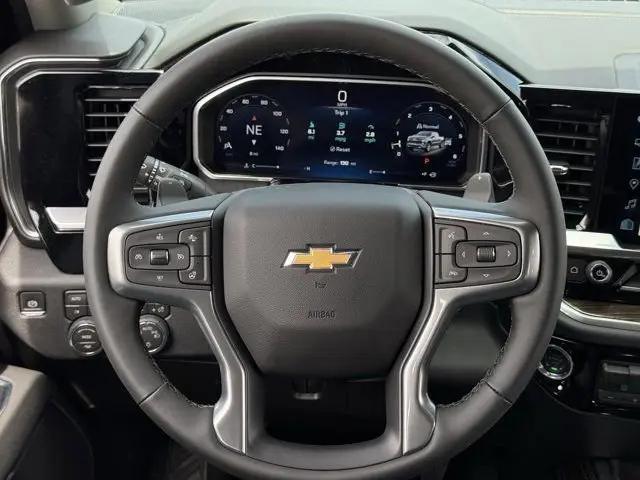 2026 Chevrolet Silverado 1500 4WD Crew Cab Standard Bed LT