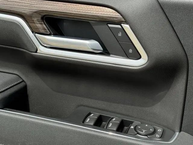 2026 Chevrolet Silverado 1500 4WD Crew Cab Standard Bed LT