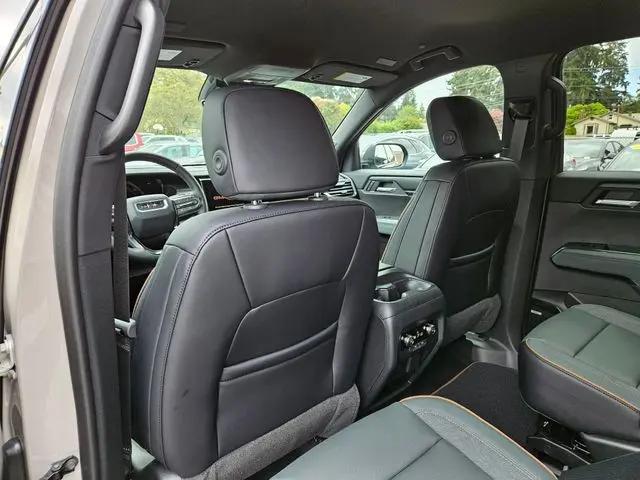 2026 GMC Acadia AT4 AWD