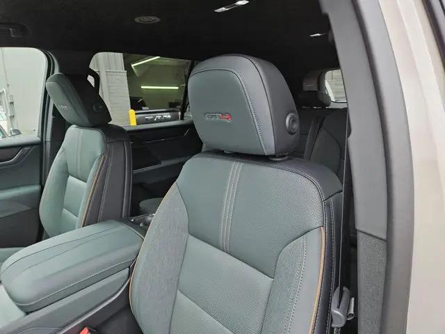 2026 GMC Acadia AT4 AWD