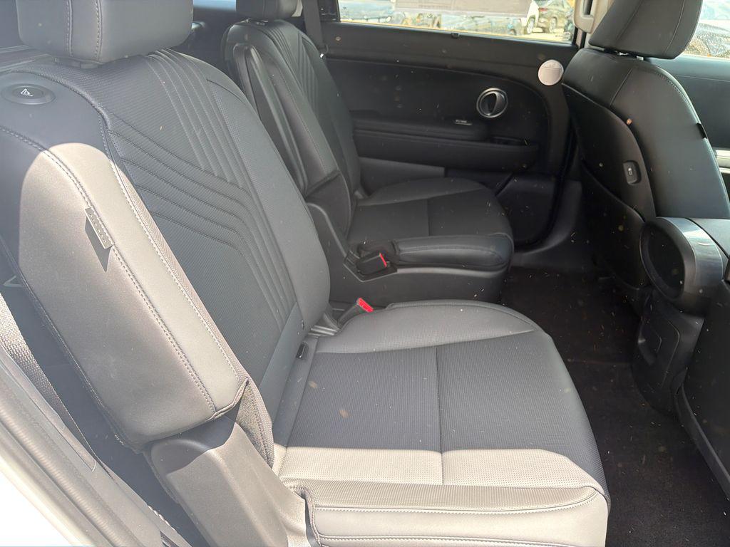 New 2026 White Pearl HYUNDAI Blue SEL 7P image 16