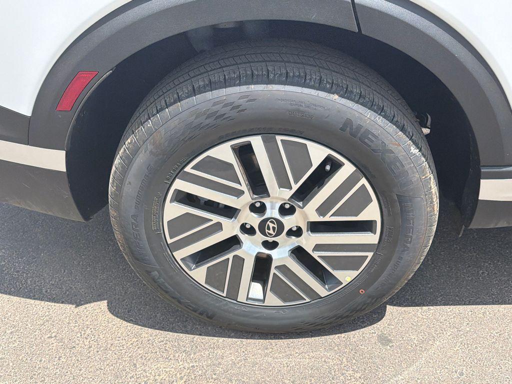 New 2026 White Pearl HYUNDAI Blue SEL 7P image 18