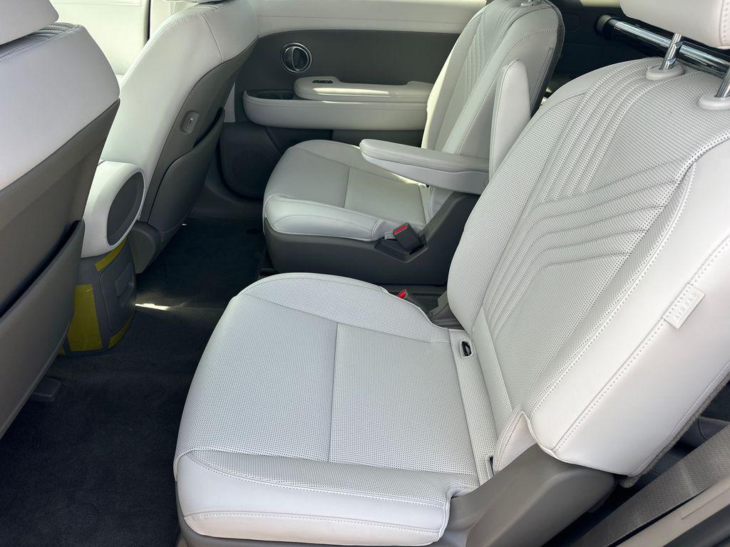 New 2026 Abyss Black HYUNDAI Blue SEL 7P image 21