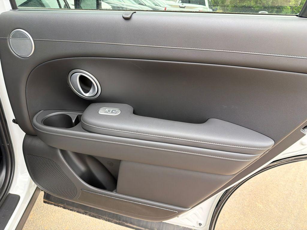 New 2026 White Pearl HYUNDAI Blue SEL Premium 7P image 17