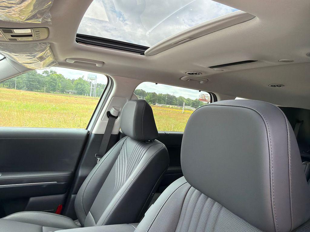 New 2026 White Pearl HYUNDAI Blue SEL Premium 7P image 34