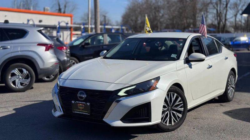 2023 Nissan Altima SV FWD