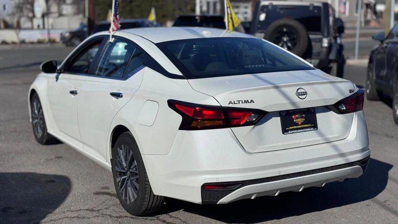 2023 Nissan Altima SV FWD