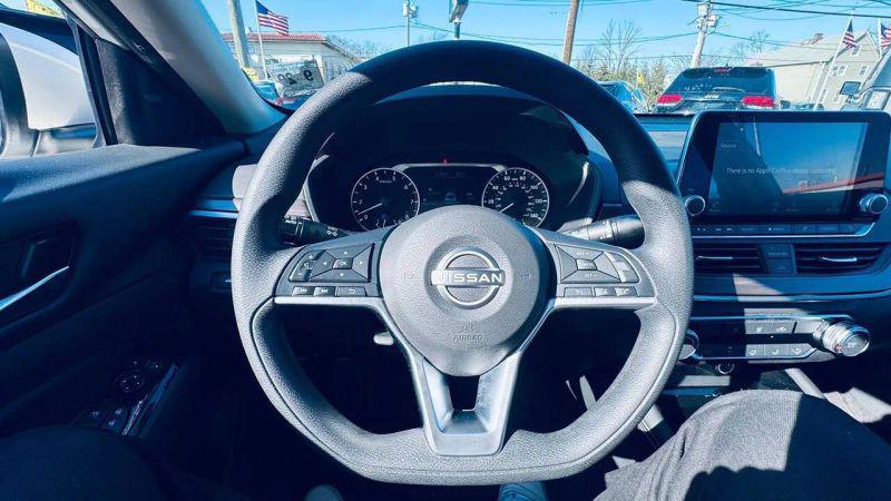 2023 Nissan Altima SV FWD