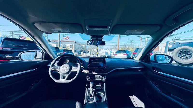 2023 Nissan Altima SV FWD