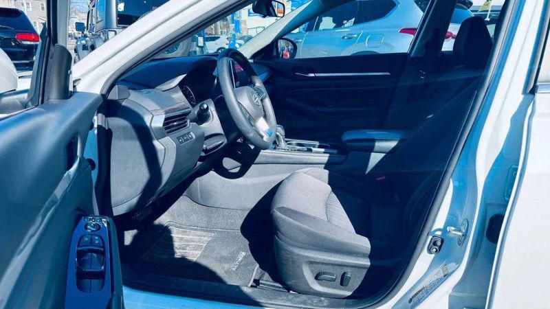 2023 Nissan Altima SV FWD