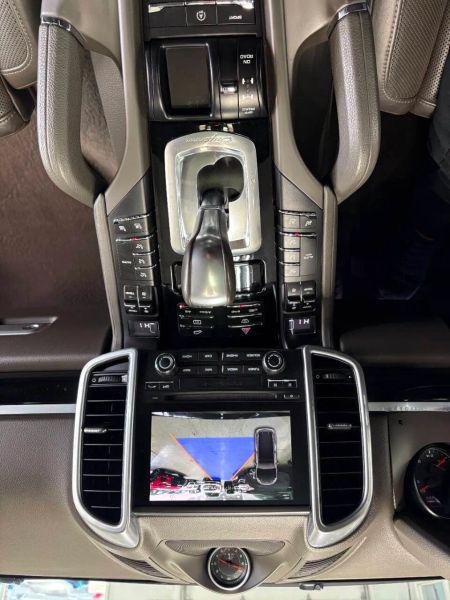 2017 Porsche Cayenne Platinum Edition