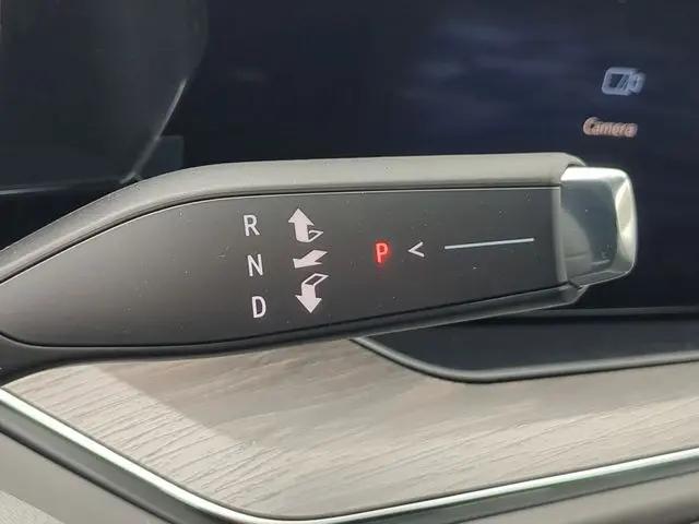 2026 Chevrolet Suburban LS, 4WD