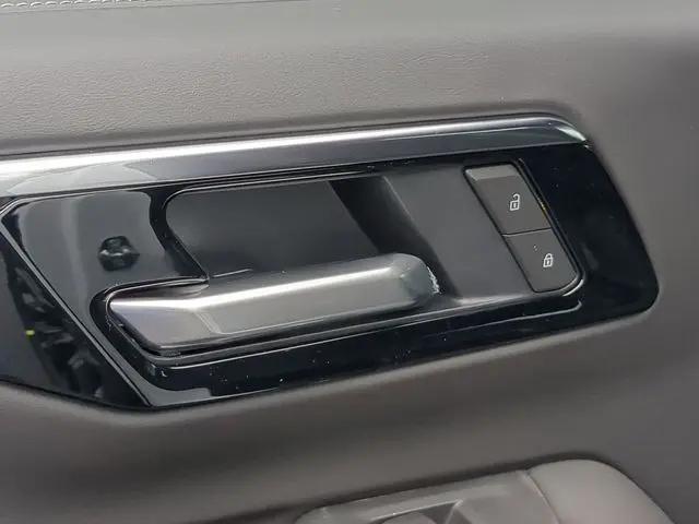 2026 Chevrolet Suburban LS, 4WD