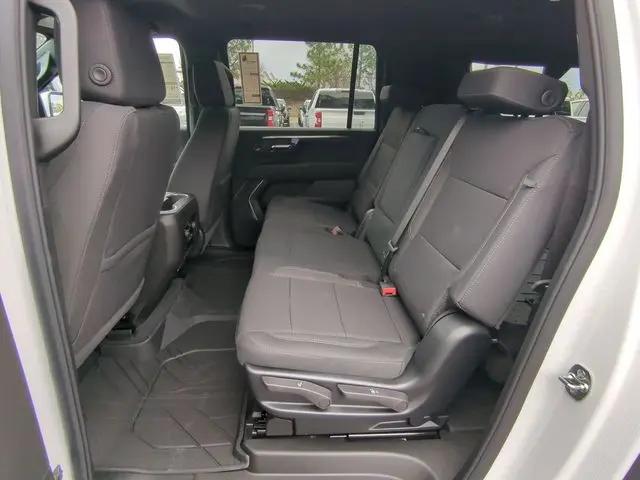 2026 Chevrolet Suburban LS, 4WD