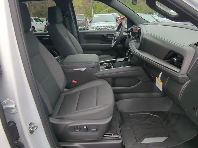 2026 Chevrolet Suburban LS, 4WD