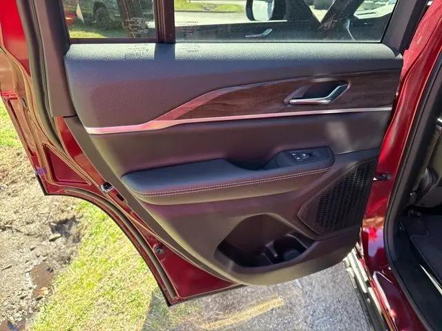 2026 Jeep Grand Cherokee Altitude 4x4