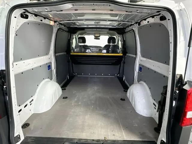2022 Mercedes-Benz Metris Standard